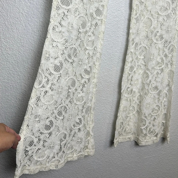 Forever 21 Cream Pull On Sheer Lace Flare Pants Womens Size Medium NWT - Picture 5 of 10